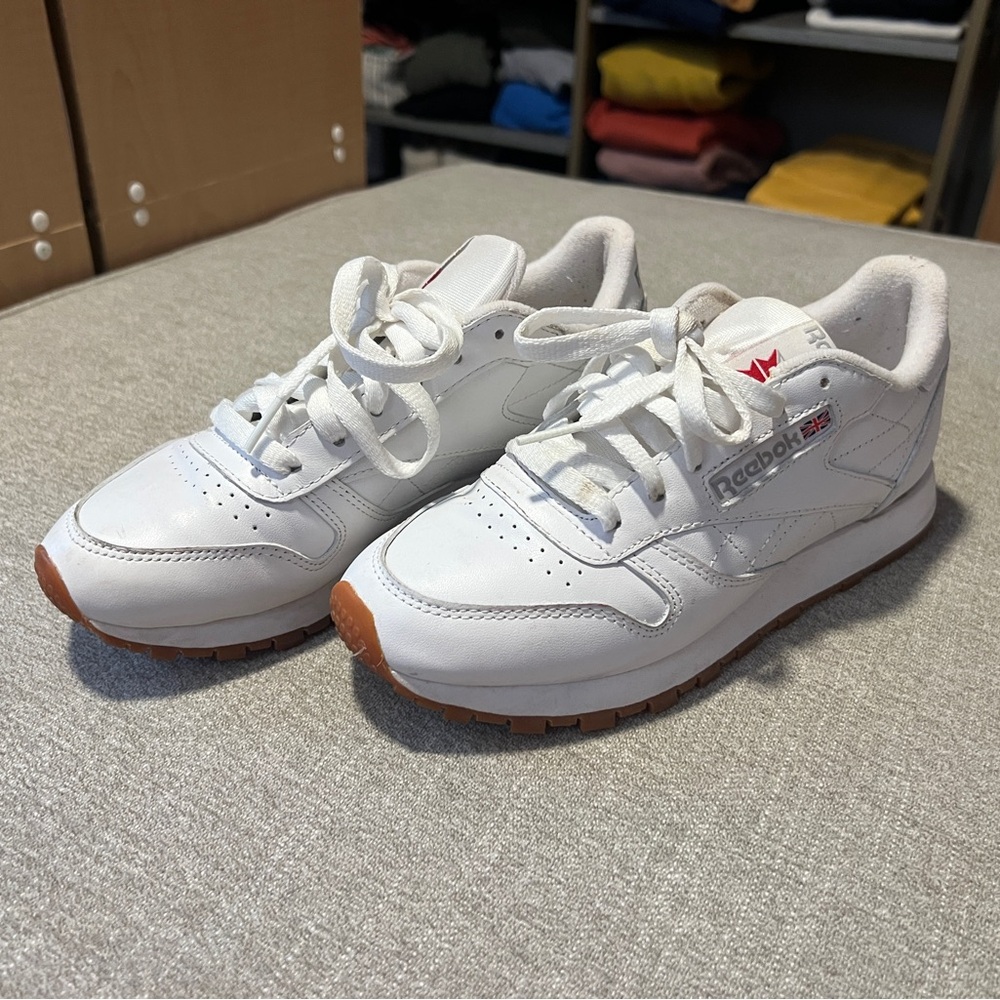 Reebok Classic Leather Women’s size 7 White Sneakers